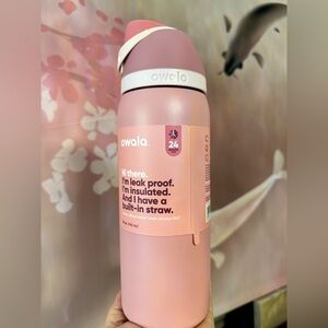 Brand new Whole Foods Pink Owala exclusive
Owala Free Sip 32oz Rosy Dreams